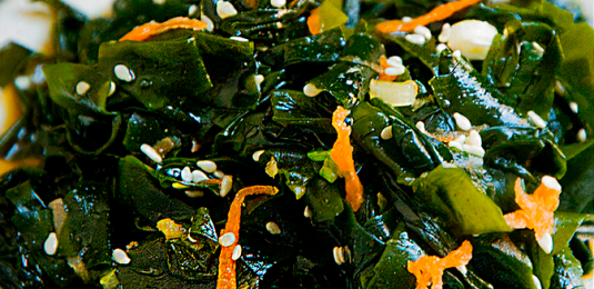 Салат с водорослями Вакаме