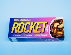 Батончик с грецким орехом и изюмом в карамельном шоколаде ''RocketEnergy'', 50 г